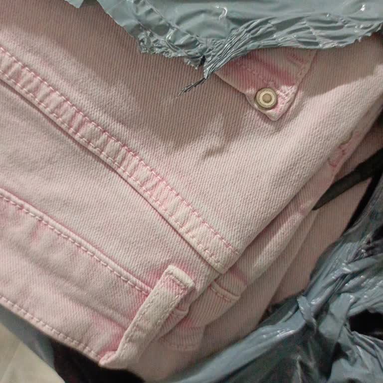 Şeffaf Kargo Sözü Bozuldu, Yanlış Ve Kusurlu Pantolon Gönderildi