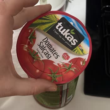 Tukaş Salçasının İçindeki Çöp Ve Küf Sorunu