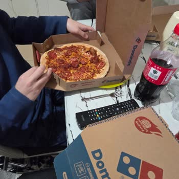 Dominos Pizza Şubesinde Sos Eksikliği, İnce Ve Soğuk Pizza Şikayeti