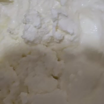 Eker Süzme Yoğurdun Kesilmiş Ve Çökelek Kıvamında Olması Sağlık Endişesi Yaratıyor