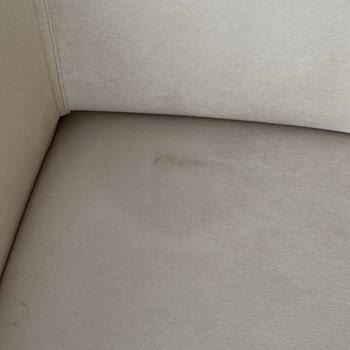 Yeni Aldığım Koltuk Takımında Lekeler Ve Tüylenme Sorunları Nedeniyle Değişim Talebi