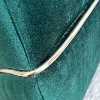 Yeni Aldığım Koltuk Takımında Lekeler Ve Tüylenme Sorunları Nedeniyle Değişim Talebi