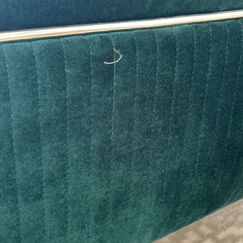 Yeni Aldığım Koltuk Takımında Lekeler Ve Tüylenme Sorunları Nedeniyle Değişim Talebi