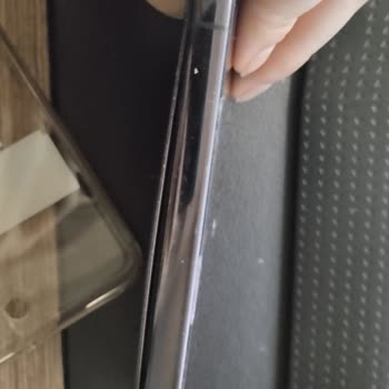 Şişen Batarya Ve Güvenlik Endişesi: Samsung Galaxy S22 Cihazım Ücretsiz Değişim Talebi