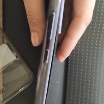 Şişen Batarya Ve Güvenlik Endişesi: Samsung Galaxy S22 Cihazım Ücretsiz Değişim Talebi