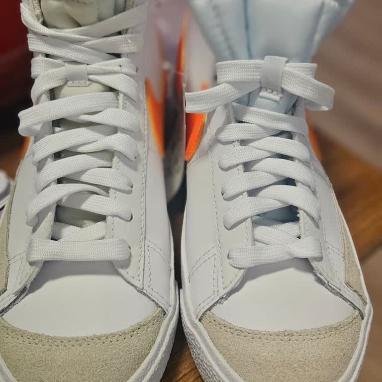 Renk Farkı Olan Ayakkabı Dilleri Ve Deforme Paketleme Orijinallik Şüphesine Yol Açıyor