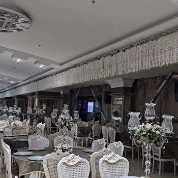 Elit Düğün Salonu'ndan Ödenmeyen 30 Bin TL Çiçek Ve İşçilik Bedeli