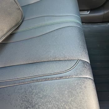 Servis Sonrası Koltuk Döşemelerinde Kir Ve Lekeler Çözüm Talebi