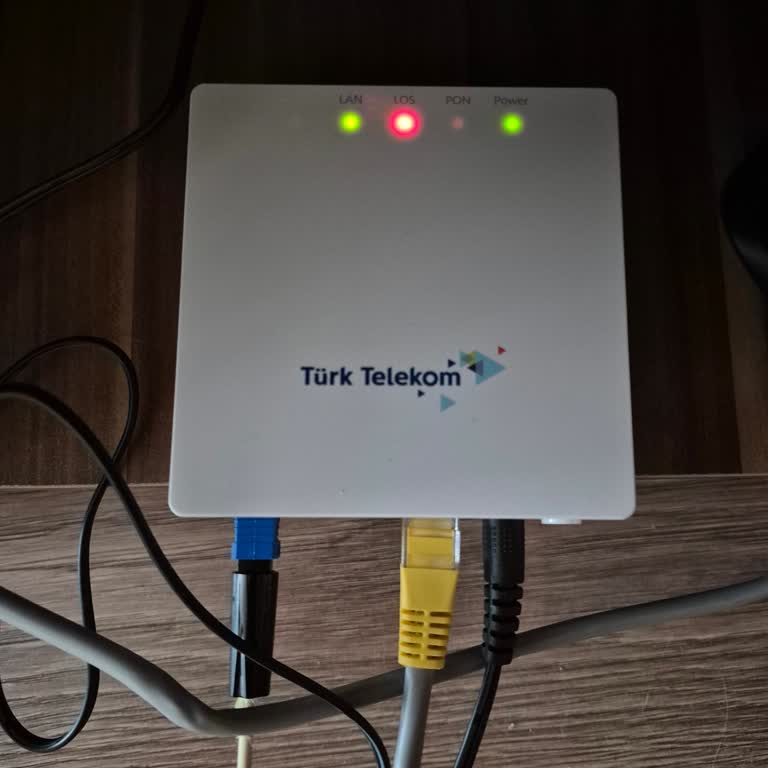 Kırmızı Los Işığıyla 48 Saat Süren İnternet Kesintisi Ve Çözüm Bekleyen Müşteri