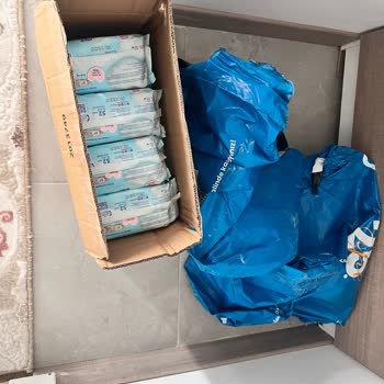 E-bebek Kargoda Açılmış Koli Ve Eksik Islak Mendil Şikayeti