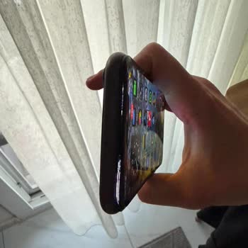 Şişen IPhone Bataryası Telefonu Isıttı, İade Bedeli Ödenmedi Ve Müşteri Hizmetleri Cevap Vermiyor