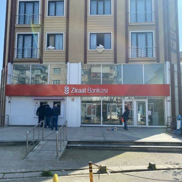 Şubede Yaşlı Müşteriye Saygısız Yaklaşım