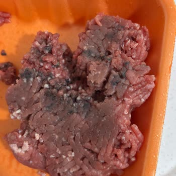 Köfteci Yusuf Şubesinde Küflü Kıyma Ve İade Reddi