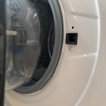 Hasarlı Çamaşır Makinesi Ve Servis İlgisizliği