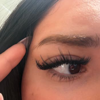 Mecidiyeköy'de İstediğim Modelden Farklı Ve Asimetrik Kirpik Uygulaması