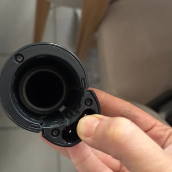 Philips 7000 Serisi Dikey Süpürge Boru Bağlantısının Gevşemesi Ve Garanti Talebi