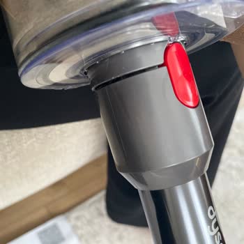 Dyson V15 Süpürge Çatırdama Ve Servis Reddine Karşı Değişim Talebi