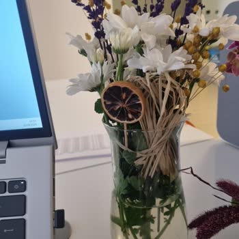 Sipariş Edilen Çiçek Buketi Görsel Ve Açıklamayla Uyuşmadı, Satıcı Saygısız Davrandı