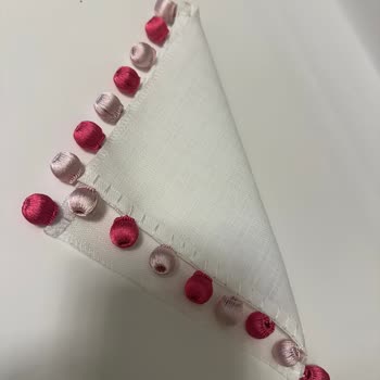 Kare Peçeteler Düzensiz Gönderildi Ve İletişim Kesildi