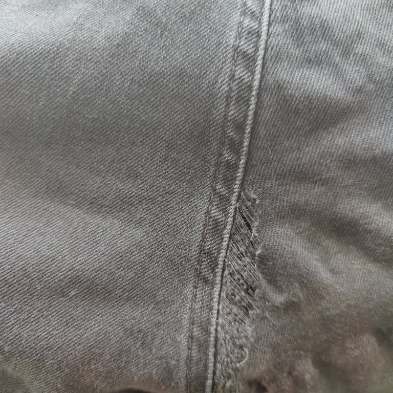 Mavi Mağazadan Tek Noktadaki Pantolon İncelmesi İçin Garanti Reddine Tepki