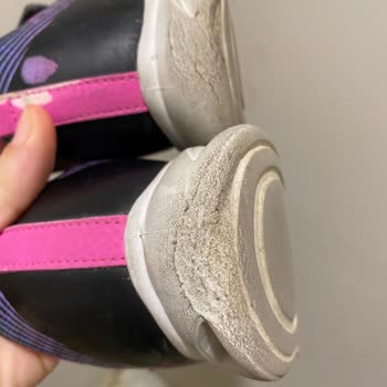 Skechers Çocuk Ayakkabısında Topuk Erimesi Ve Değişim Talebi