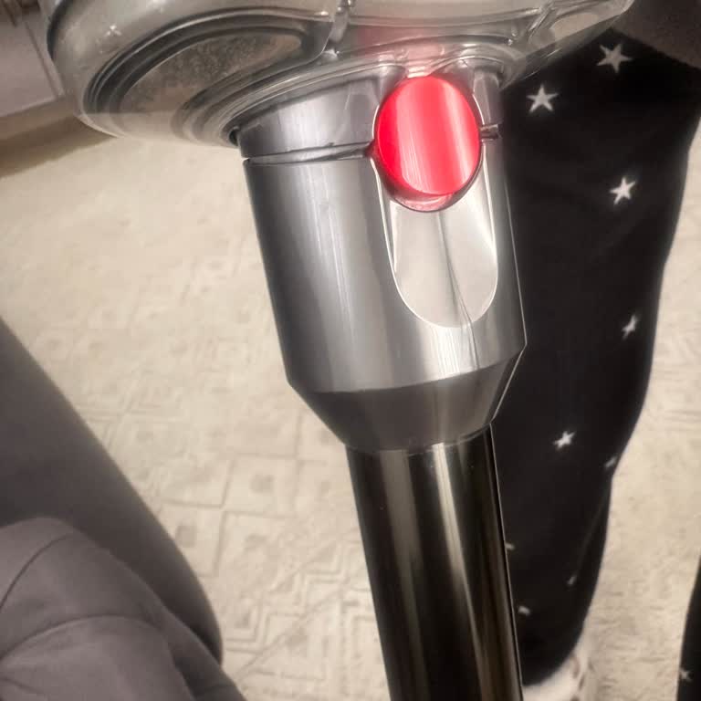 Garanti Bitiminde Dyson V12 Parça Ücretiyle Haksız Muamele