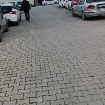 Ruhsatsız Tamirhanenin Çevre Ve Gürültü Kirliliği Bayraklı’da Hâlâ Çözülmedi