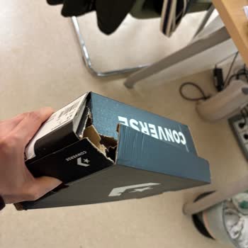 Converse Siparişimde Kırık Ve Ezilmiş Kutu, Özensiz Paketleme