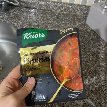 Knorr Çorbasında Tahta Parçası: Sağlık Endişesi Ve İletişim Eksikliği
