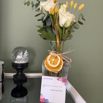 Yanlış Çiçek Gönderimi Ve Zorla Geri Alınmasıyla Saygısız Davranış