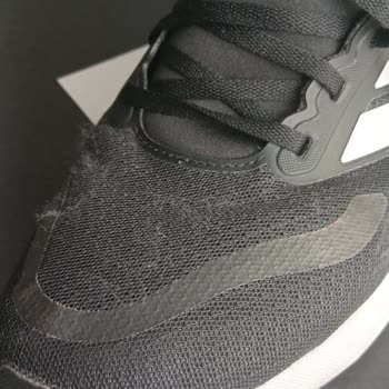 Adidas Ayakkabımda Kısa Sürede Tüylenme Ve Kabarmaya Rağmen Değişim Talebim Reddedildi