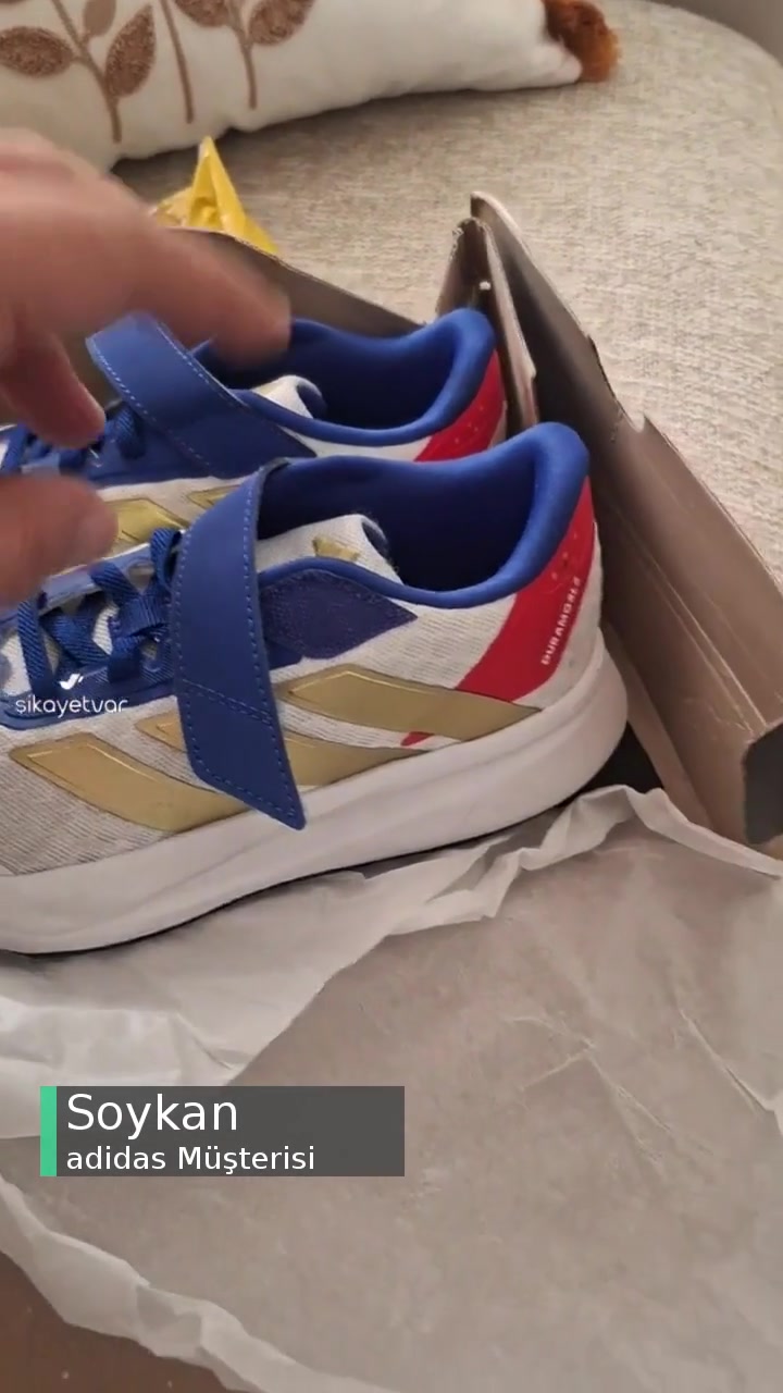 Kullanılmış Adidas Ayakkabı videonun kapak resmi