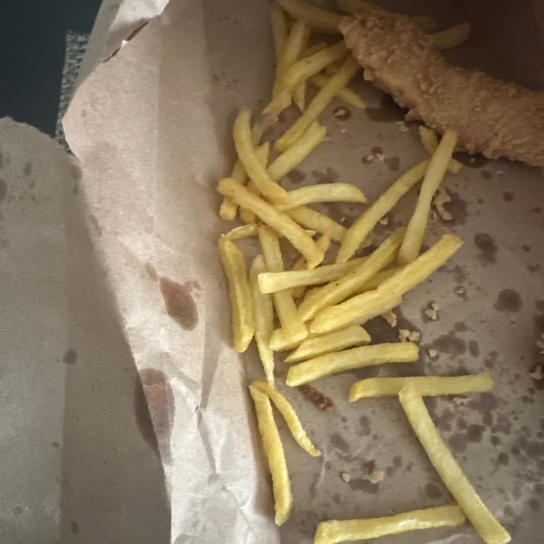 Eksik İçecek, Ketchup Ve Az Patatesli Popeyes Siparişinde Memnuniyetsizlik