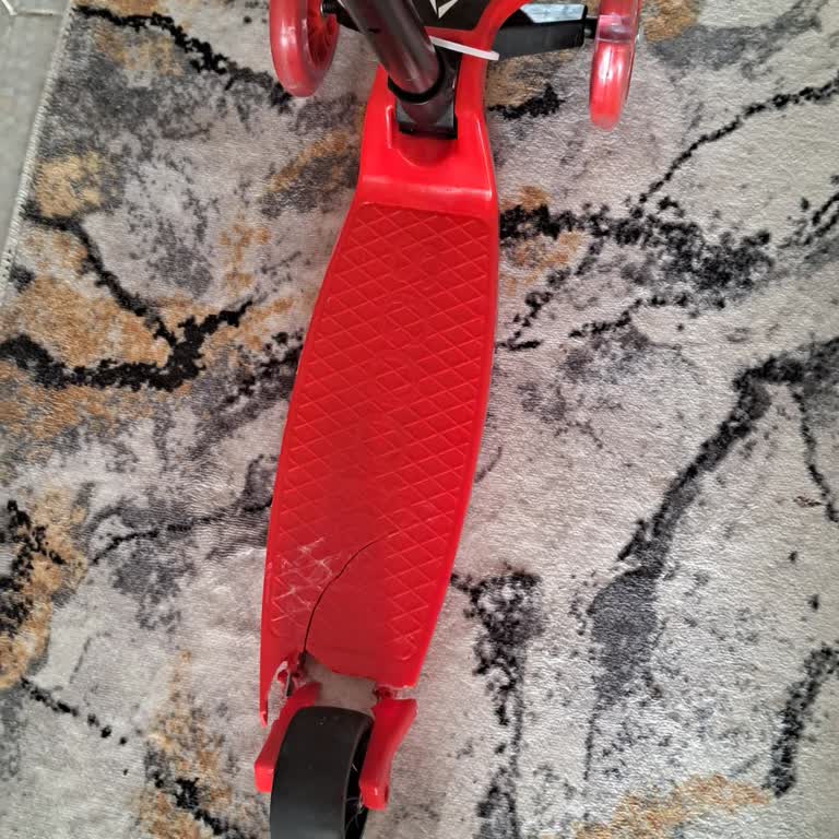 Kırıkkale A101 Şubesi Scooter Kısa Sürede Kırıldı Personel Saygısız Davranışı