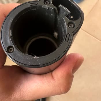 Şarjı Çabuk Biten Ve Bağlantısı Kırılan Philips Kablosuz Süpürgeye Garanti Talebi