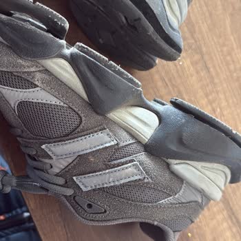 Spor Ayakkabıda Açılma Sorunu, Kalite Hayal Kırıklığı Ve Firma Yanıt Vermiyor