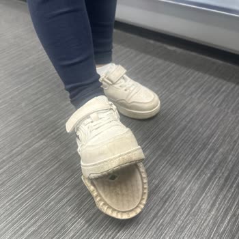 Ayakkabının Alt Tabanı 4 Gün İçinde Ayrıldı Ve İade Talebi