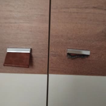 Doğtaş Mayer Dolabının Suni Deri Kulpları Kırıldı Ve Ücretsiz Değişim Talep Ediyorum