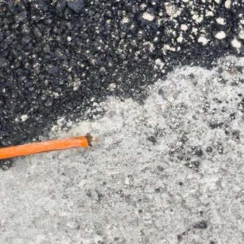 Etimesgut Belediyesi Açıkta Bırakılan Kablolar Çocukları Ve Araçları Tehlikeye Atıyor