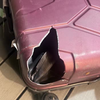 Kırık Valiz Ve Kanada’da Mağaza Yokluğu Nedeniyle Hızlı Çözüm Talebi