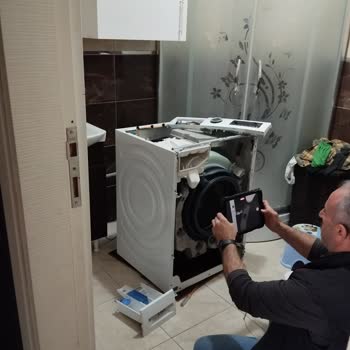 Bosch Çamaşır Makinesinde Su Sızıntısı Ve Değişim Talebi