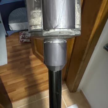 Dyson V15 Borusundaki Salınma Problemi Ücretsiz Değişim Talebi