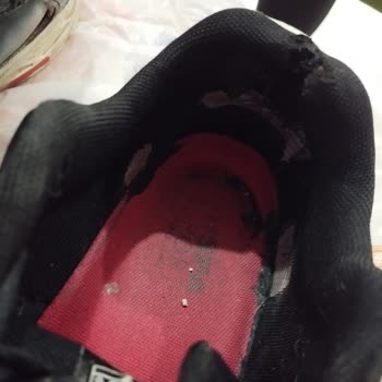 İki Yıllık Garanti Altındaki Spor Ayakkabının Bir Yılda Aşınması Ve Mağazanın İade Reddi