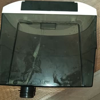 Kiwi Yıkama Makinesinin Su Haznesi İlk Kullanımda Çatladı, Garanti Desteği Yok