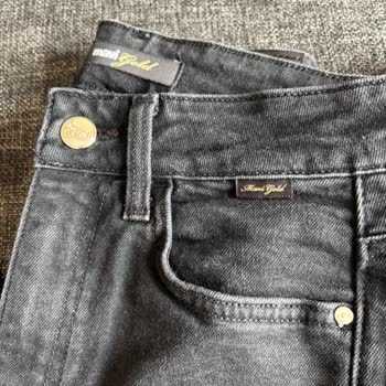 İlk Yıkamada Lazer Kesim Paçaları Ayrılan Mavi Jean Pantolonlar İçin Değişim Talebi