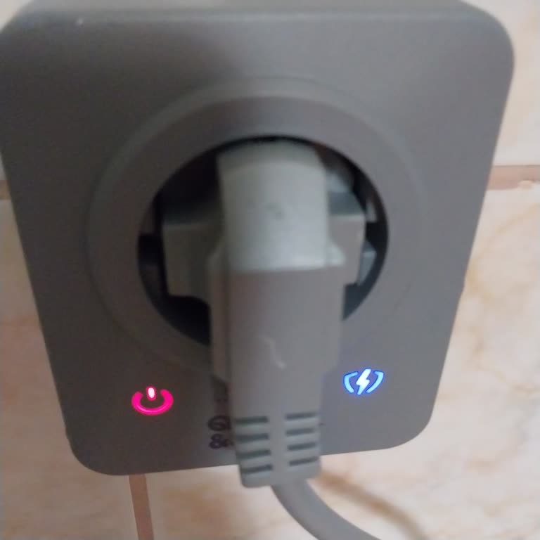 Arçelik Bayisinde Aşırı Gerilim Koruyucu Ücretinde Yanıltma Ve Garanti Süresi Hakkında Şikayet