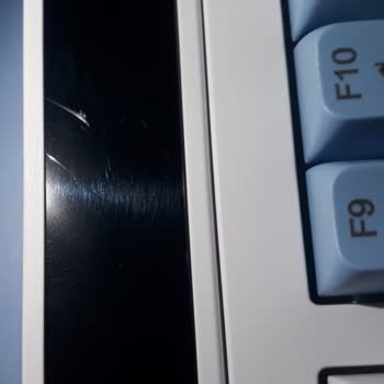 Defolu Klavye Ve Gecikmeli Teslimat Şikayeti