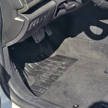 Yeni Renault Megane Ön Bölümde Su Alması Ve Araç Değişimi Talebi