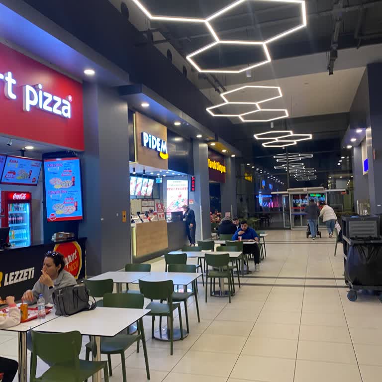 Hamur Bitti İddiası İle Saat 21:00 Sonrası Servis Kesintisi