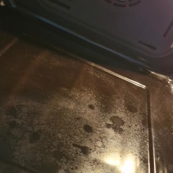 İlk Kullanımda Fırının İç Yüzeyi Benekli Oldu, Güvenim Sarsıldı